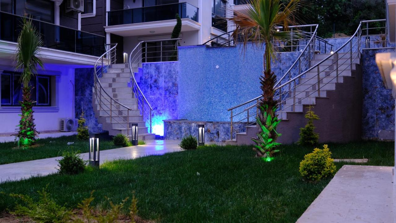 ヤロヴァ Flower City Suitsアパートホテル エクステリア 写真