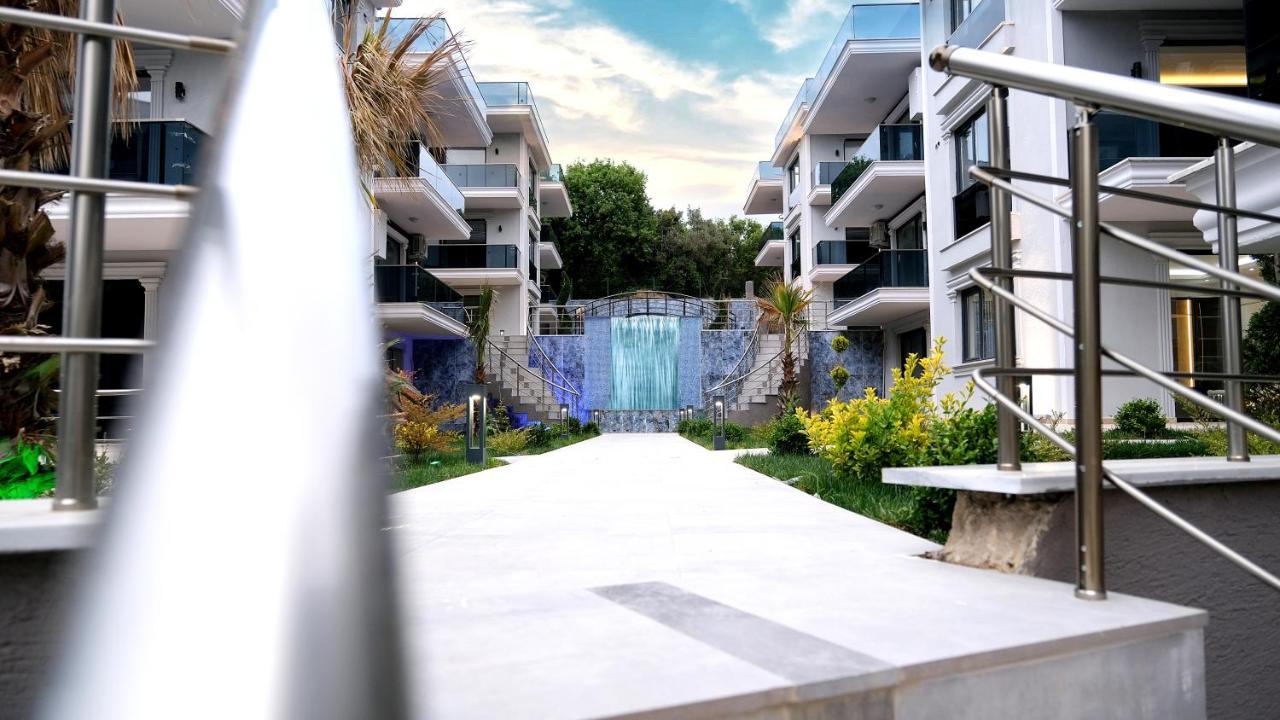 ヤロヴァ Flower City Suitsアパートホテル エクステリア 写真